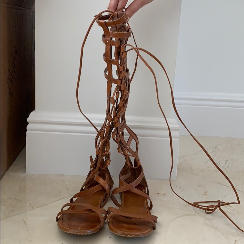 Vince Camuto Gladiator Sandals. Size 9